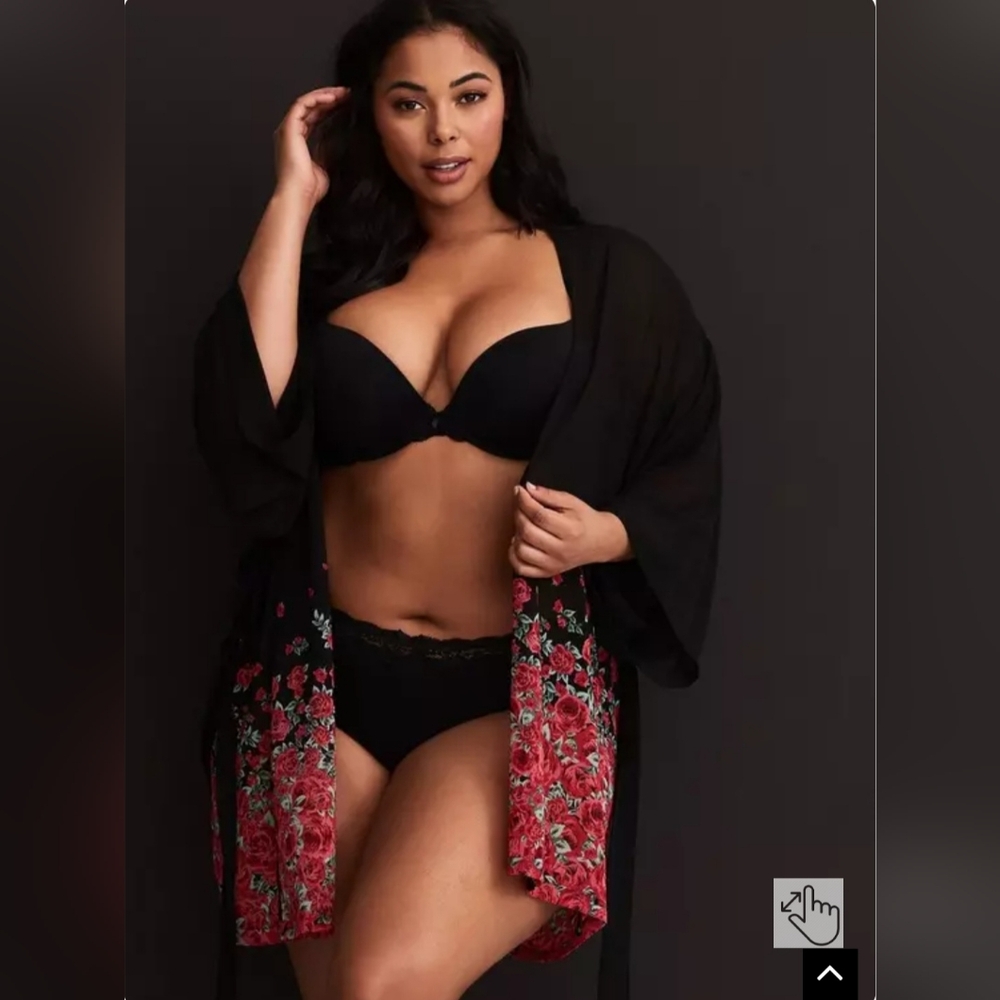 Torrid Black Rose Chiffon Robe Size
